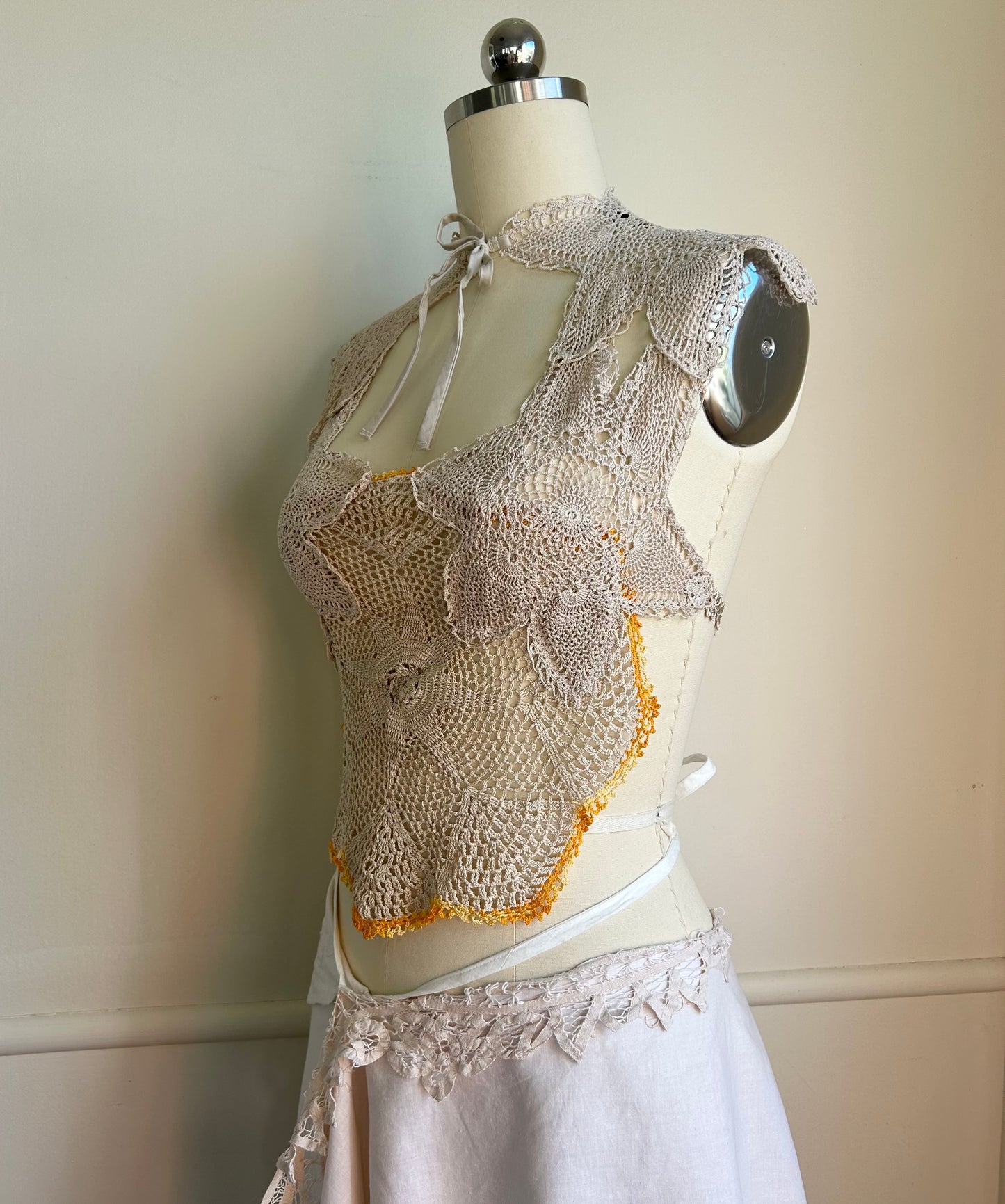 Heirloom Keyhole Doily Top